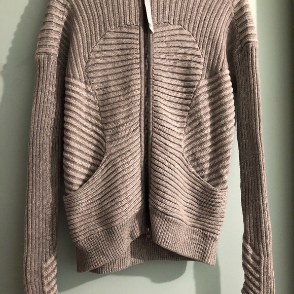 Very rare lululemon knit sweater - Picture 1 of 3